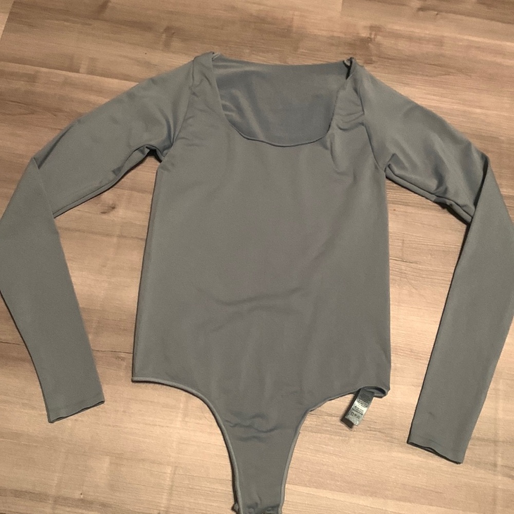 SKIMS “essential” scoop neck bodysuit